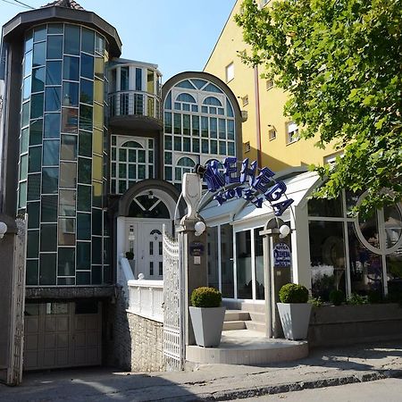 Hotel Zeneva Крагуєваць Екстер'єр фото