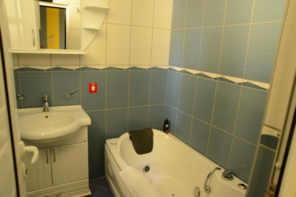 Hotel Zeneva Крагуєваць Номер фото